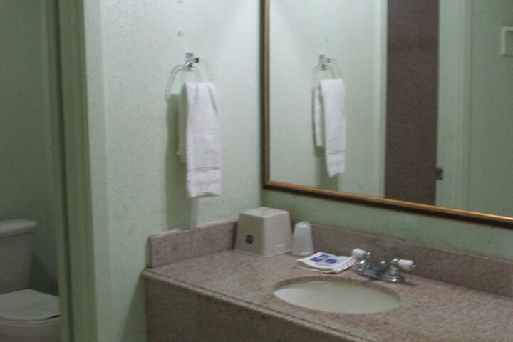 Room 13 of 20