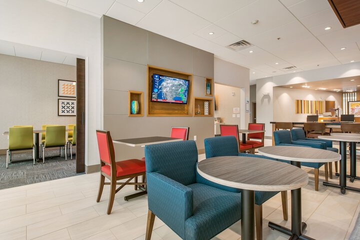 Holiday Inn Express & Suites Carrollton West by IHG