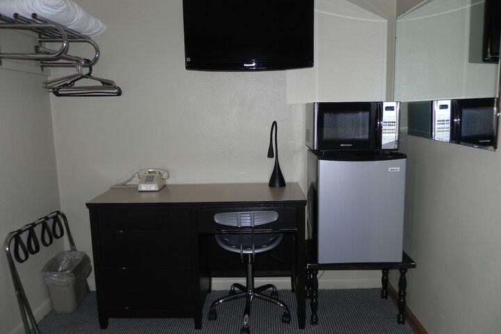 Room 25 of 33