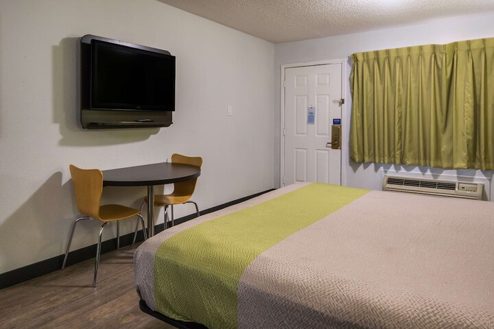 Room 30 of 31