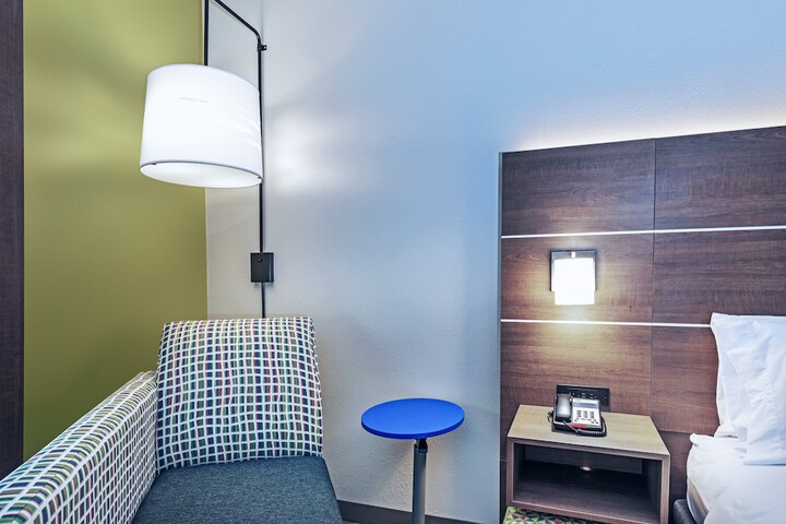 Holiday Inn Express & Suites Sulphur (Lake Charles) by IHG