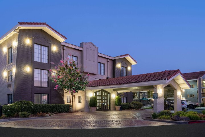 Hotel 3 of 33