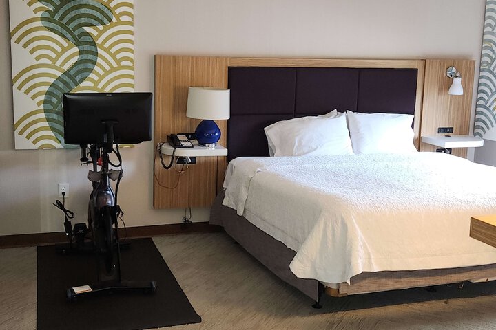 Hampton Inn & Suites Albany Airport