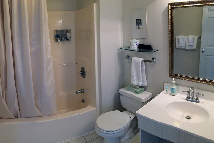 Room 17 of 163