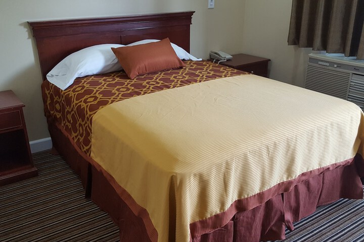 Room 11 of 40