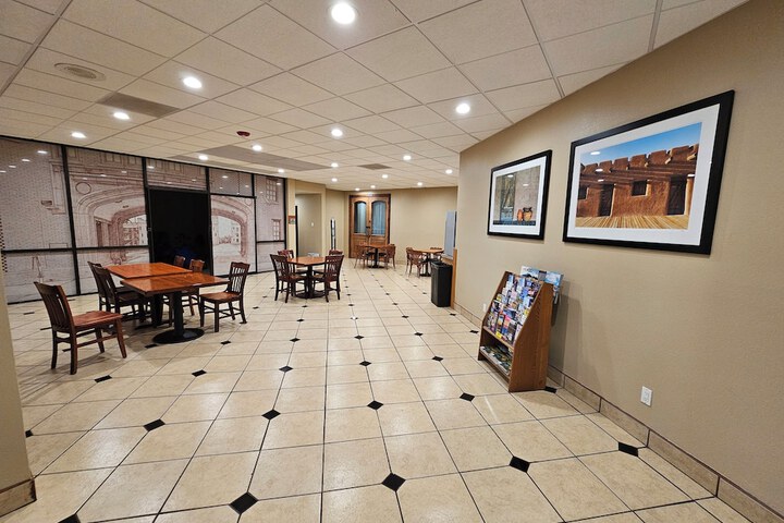 Clarion Inn & Suites Roswell