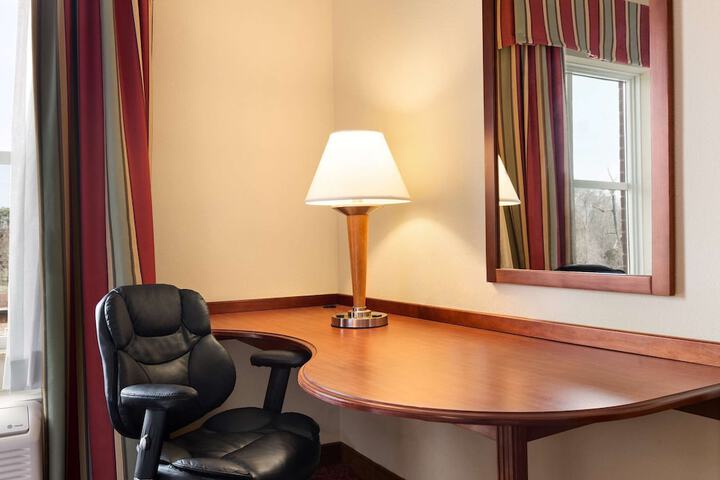Room 33 of 52