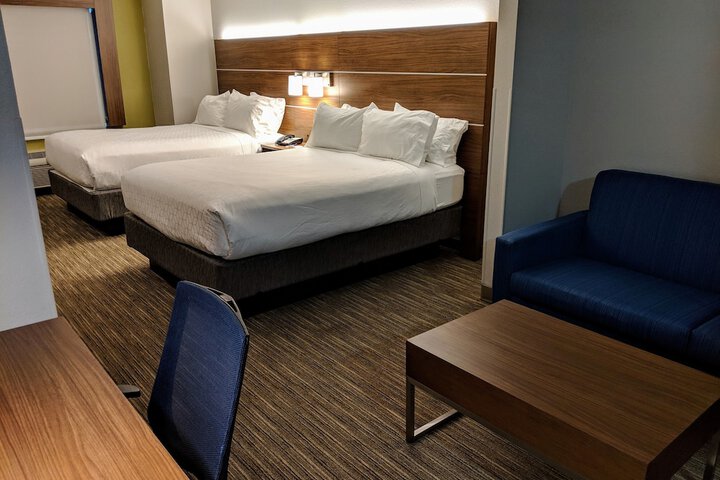 Room 13 of 35