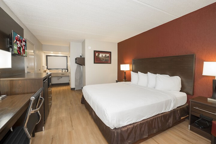 Room 10 of 27