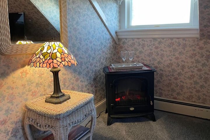 Room 11 of 26
