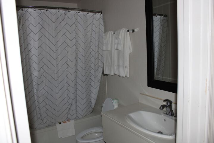 Room 14 of 104