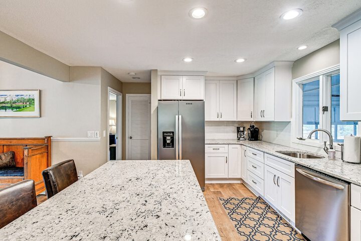 Charming Pinehurst Getaway w / Golf Course View!