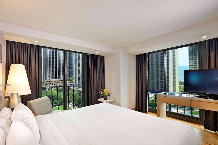 Room 42 of 111