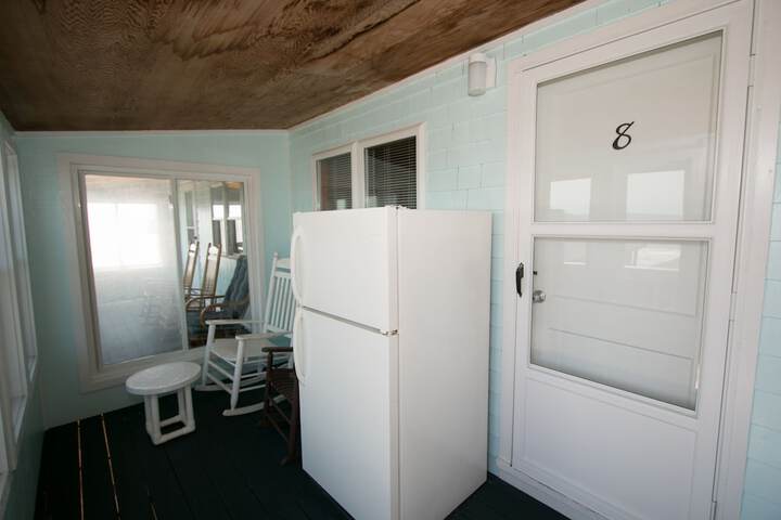 Room 32 of 199