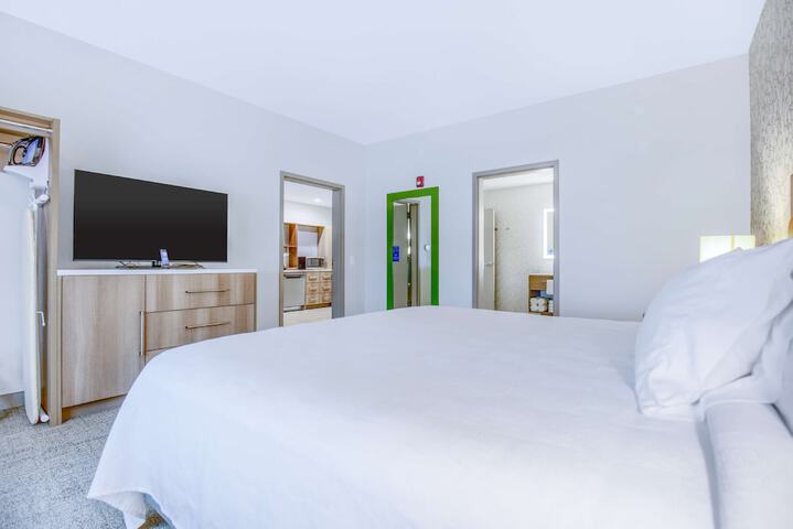 Room 16 of 23