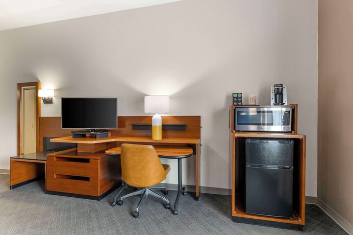 Room 25 of 53