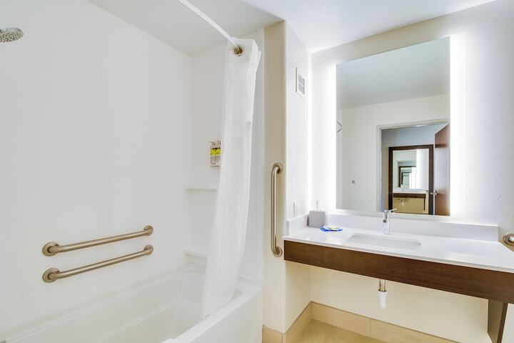 Holiday Inn Express Hotel & Suites Custer by IHG