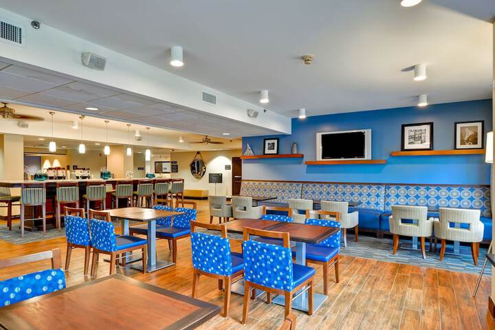 Hampton Inn by Hilton New Bedford / Fairhaven