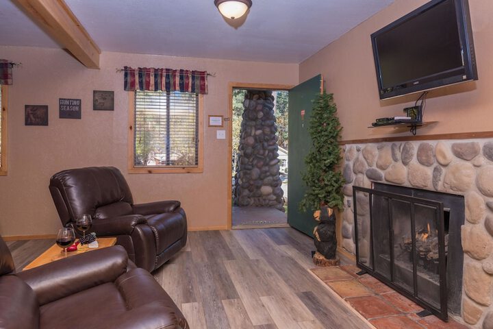 Upper Canyon Inn & Cabins