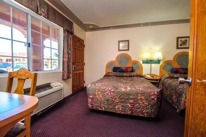 Room 25 of 47