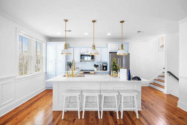 1 Block to Beach Newly Renovated 6bdr w / Rooftop Views Sand Dune by Avantstay