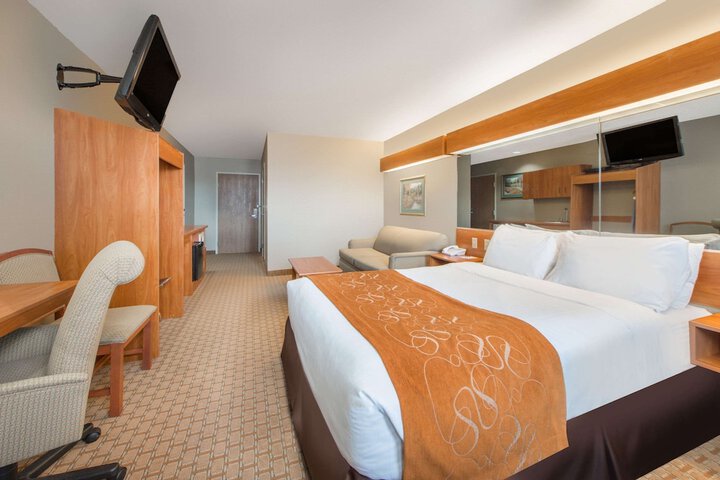 Room 25 of 28