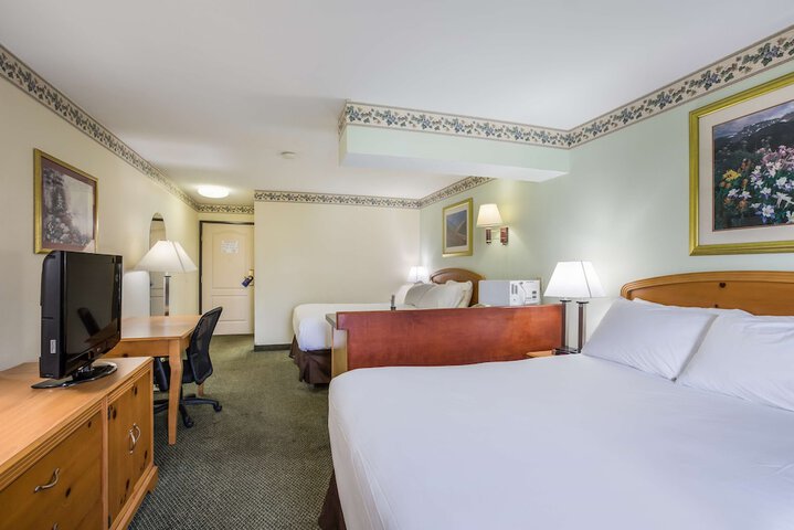 Room 9 of 26