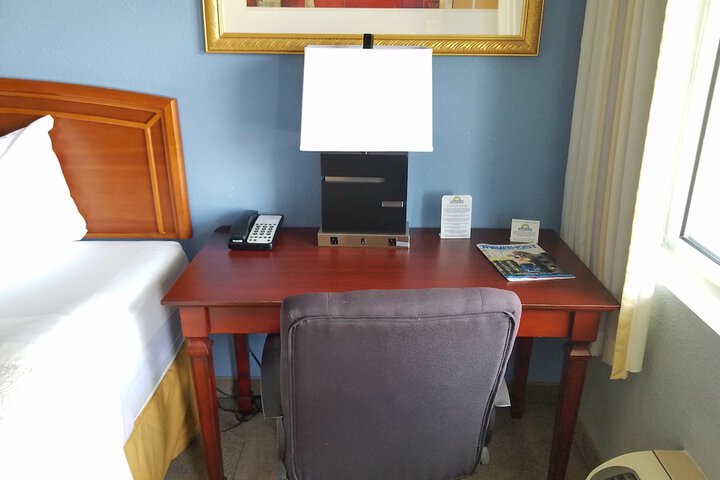 Room 9 of 35