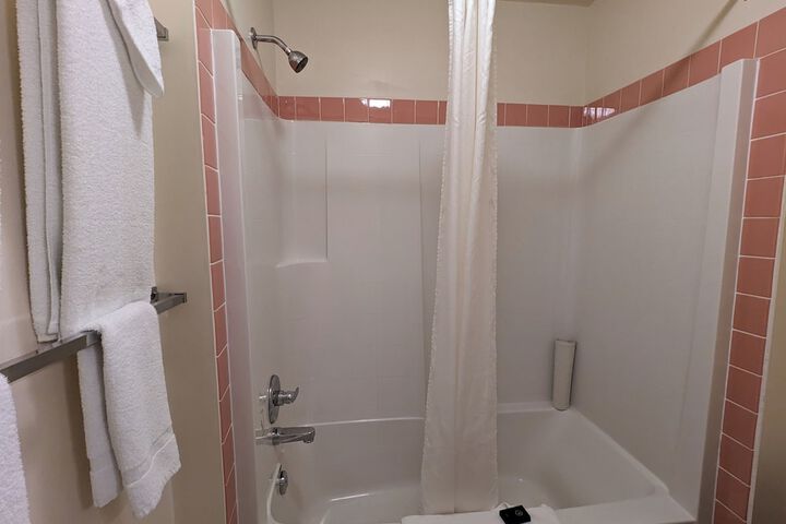 Room 35 of 82