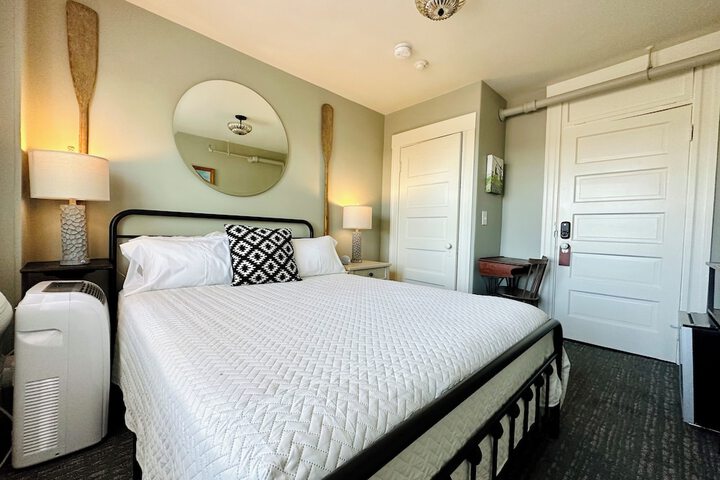 Room 100 of 167