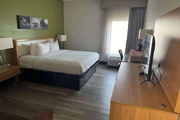Room 21 of 47