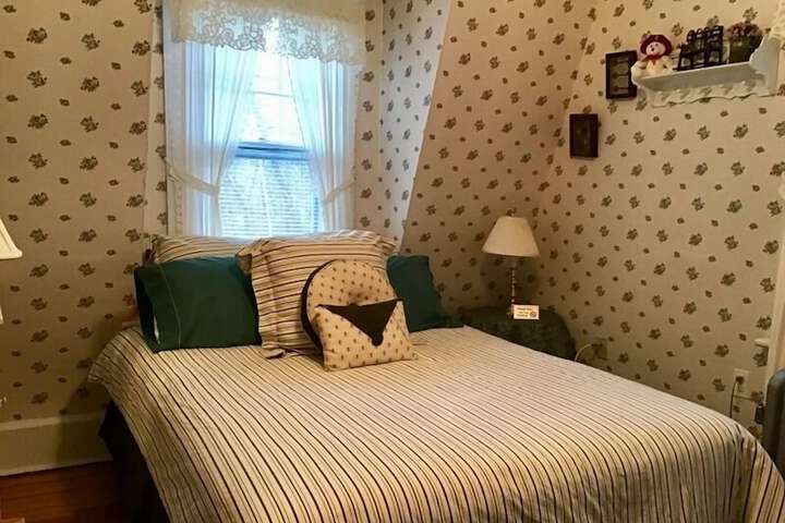 Room 38 of 76