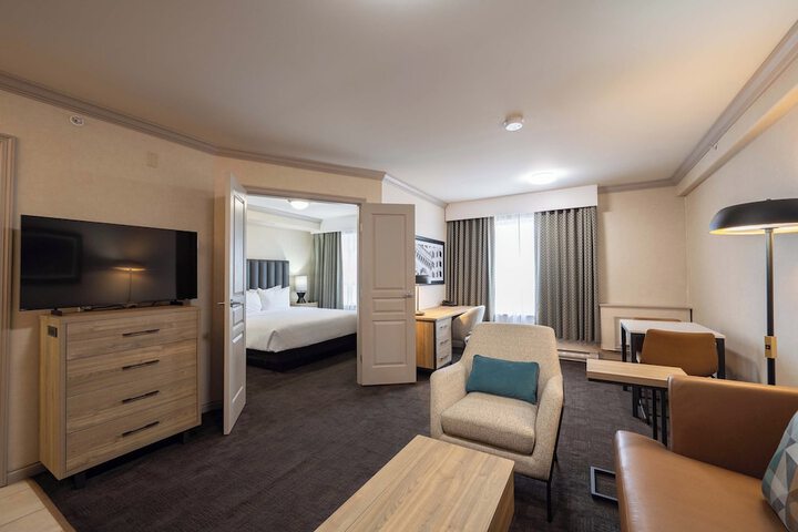 Room 46 of 68