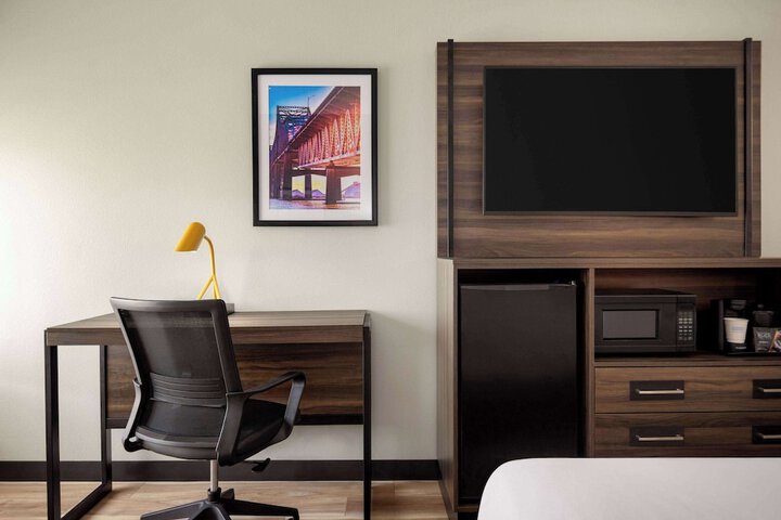 Room 42 of 63
