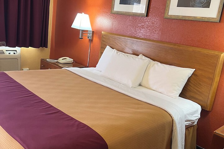 Room 14 of 15