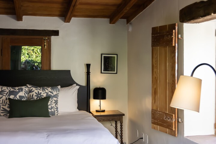 Room 28 of 59