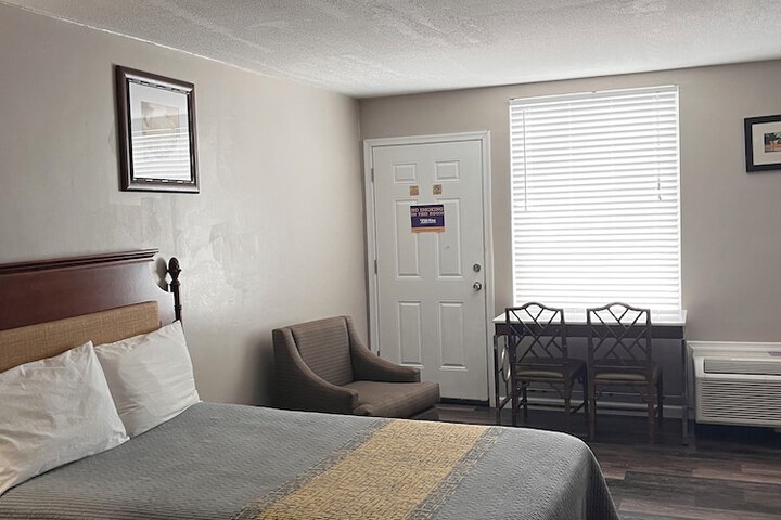 Room 26 of 35