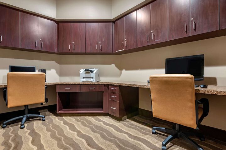 Business Center 35 of 35