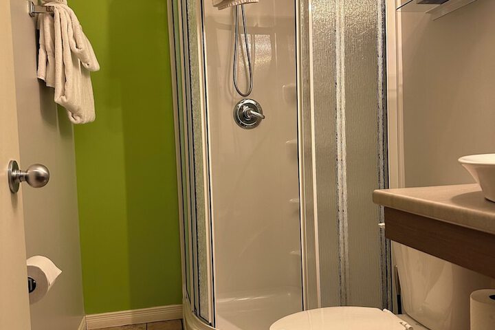 Room 90 of 102