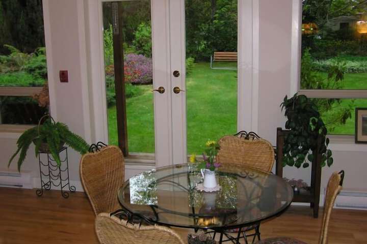 Cedar Wood Lodge B & B