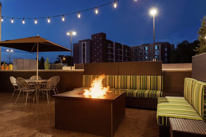 Terrace/Patio 24 of 25