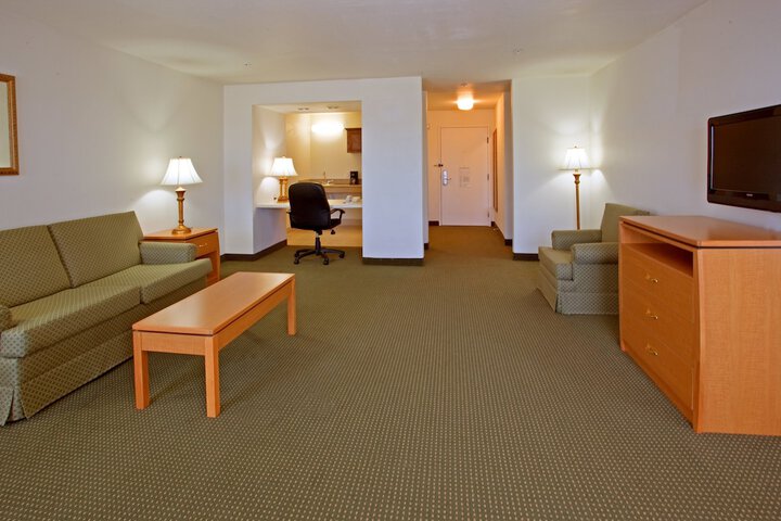 Room 28 of 40