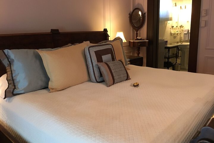 Room 9 of 23