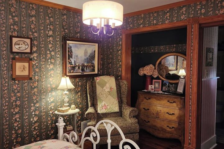 Room 25 of 47