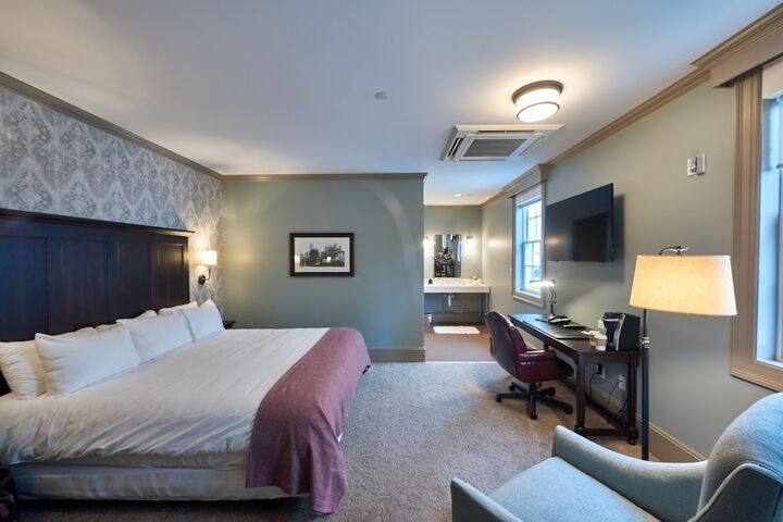 Room 32 of 75