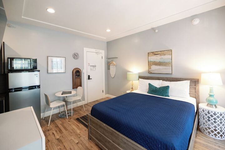 Room 65 of 151