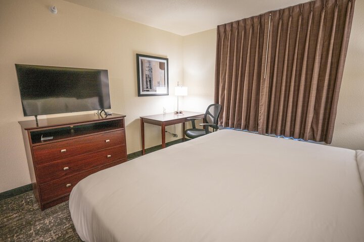Cobblestone Hotel & Suites - Lamar