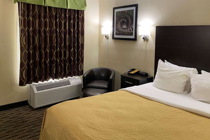 Room 15 of 36