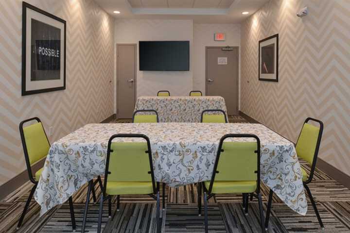 Holiday Inn Express & Suites Shippensburg by IHG
