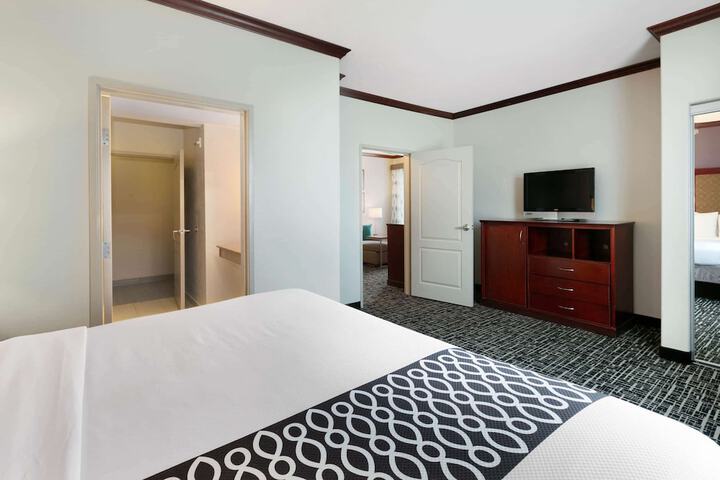 Room 16 of 31